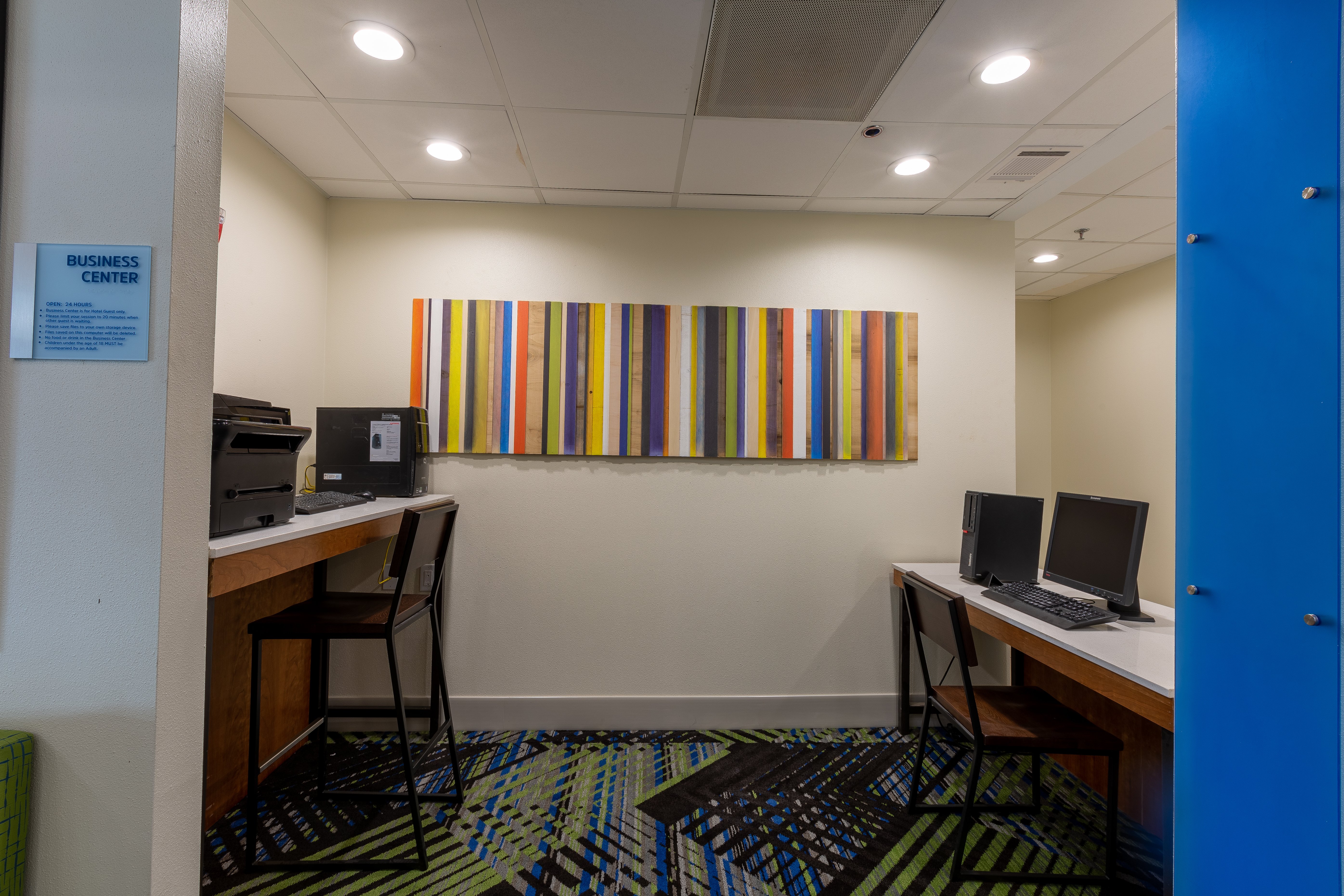 Holiday Inn Express And Suites Arlington North Stadium Area 27/34