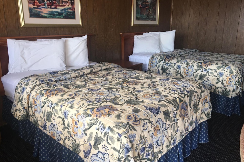 Sky-Palace Inn & Suites El Dorado 8/27