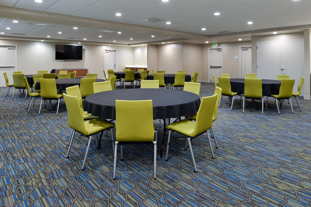 Holiday Inn Express Lodi 56/58