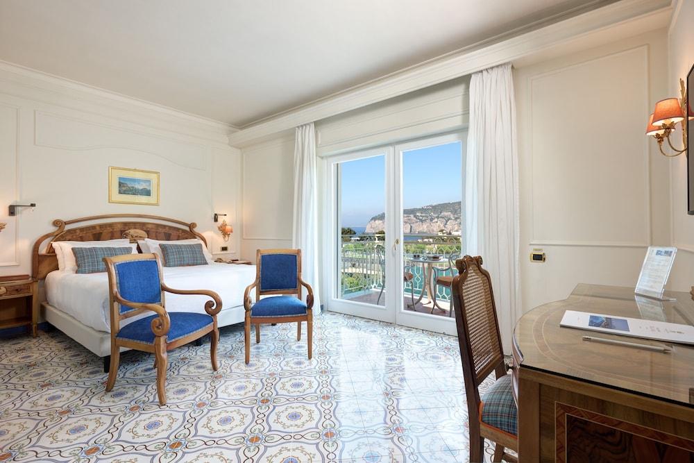 Deluxe, Side Sea View