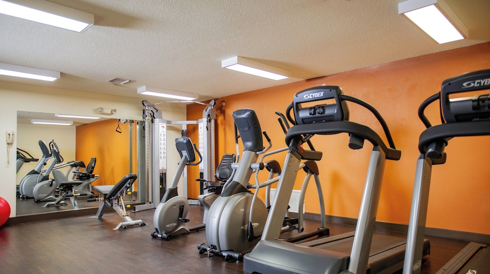 Holiday Inn Express And Suites Hayward 32/66