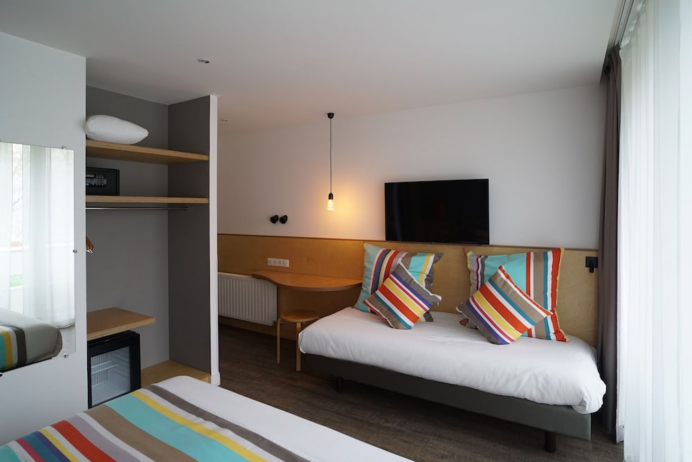 ROOM, TRIPLE