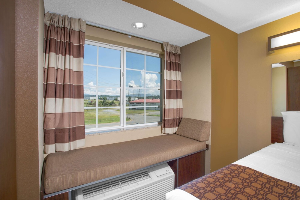 Microtel Inn And Suites By Wyndham Harrisonburg 12/29