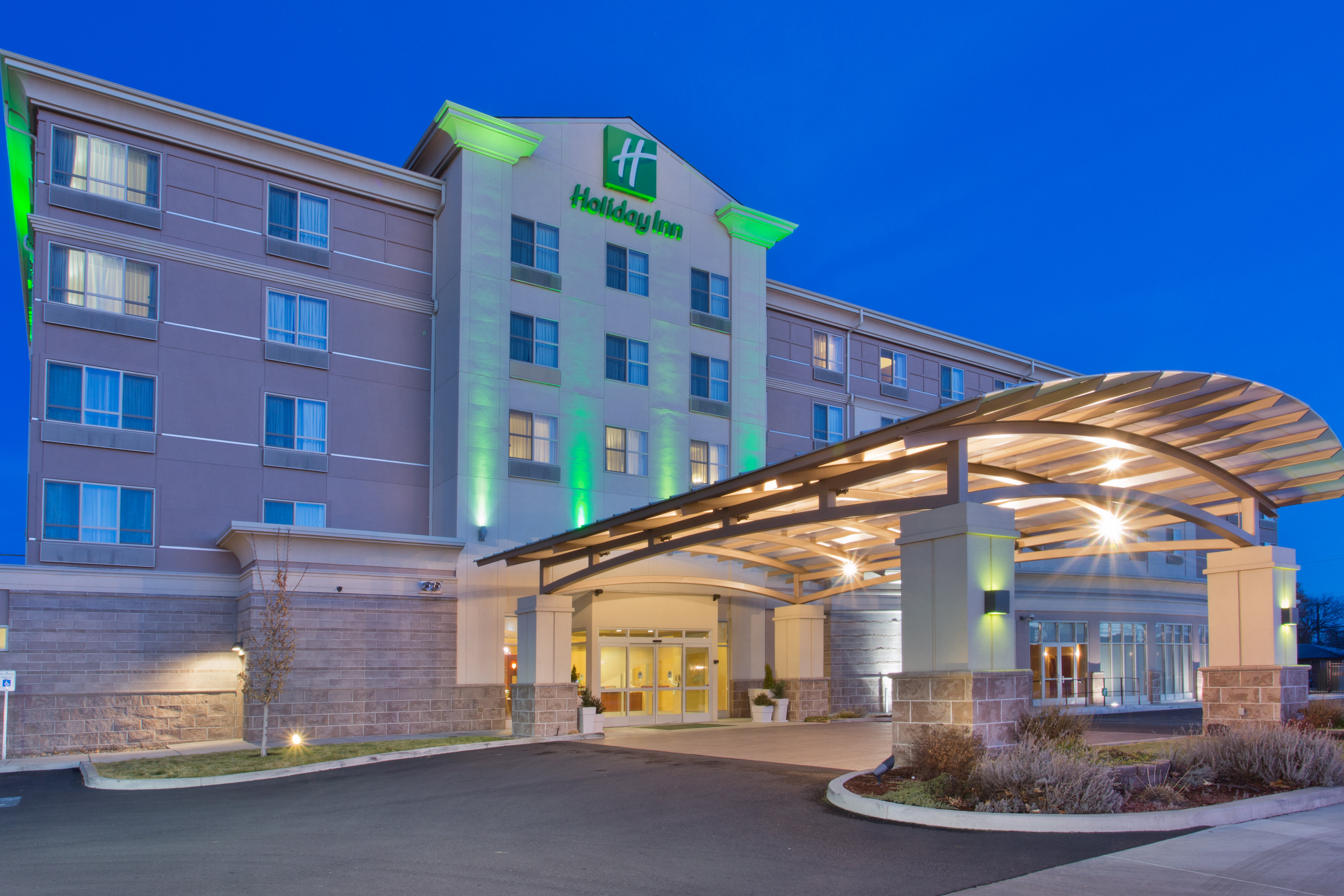 Holiday Inn Yakima 64/68