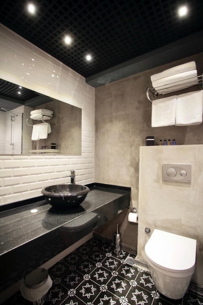 غرفة عائلية بسرير مزدوج وسرير فردي، Redstone Hotel 4/4