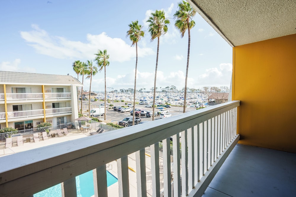 Dana Point Marina Inn 6/51