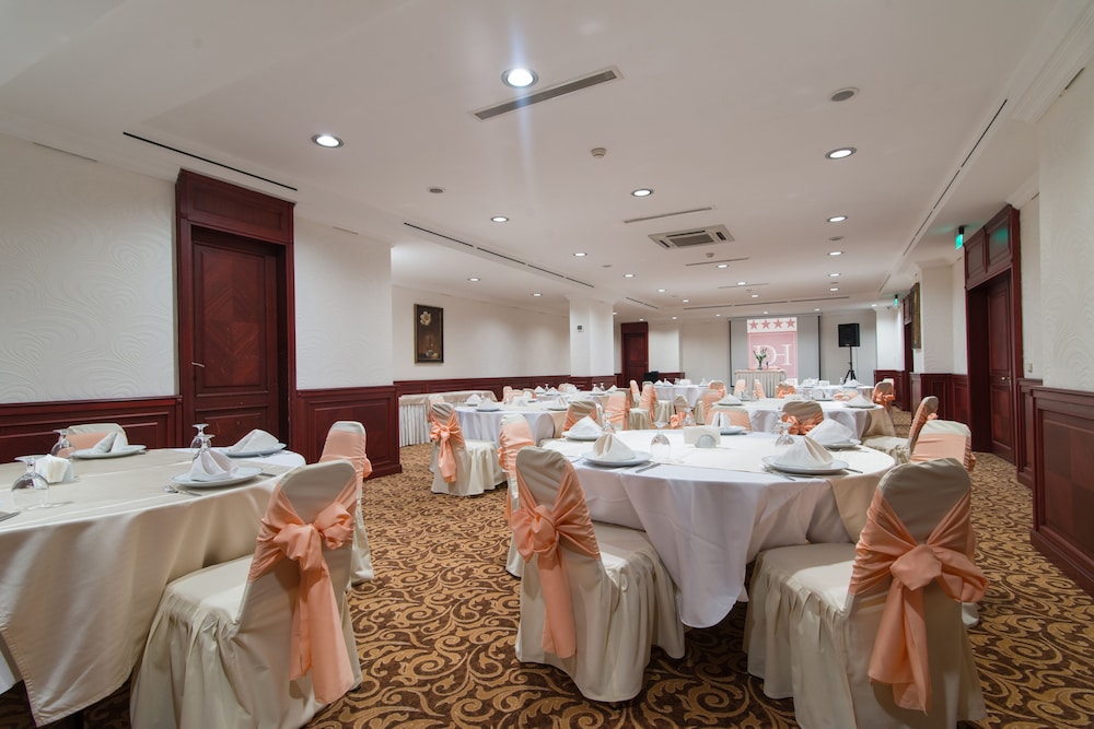 Dila Hotel 34/43
