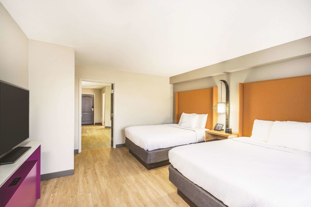 La Quinta Inn & Suites by Wyndham Chattanooga-Hamilton Place 7/45