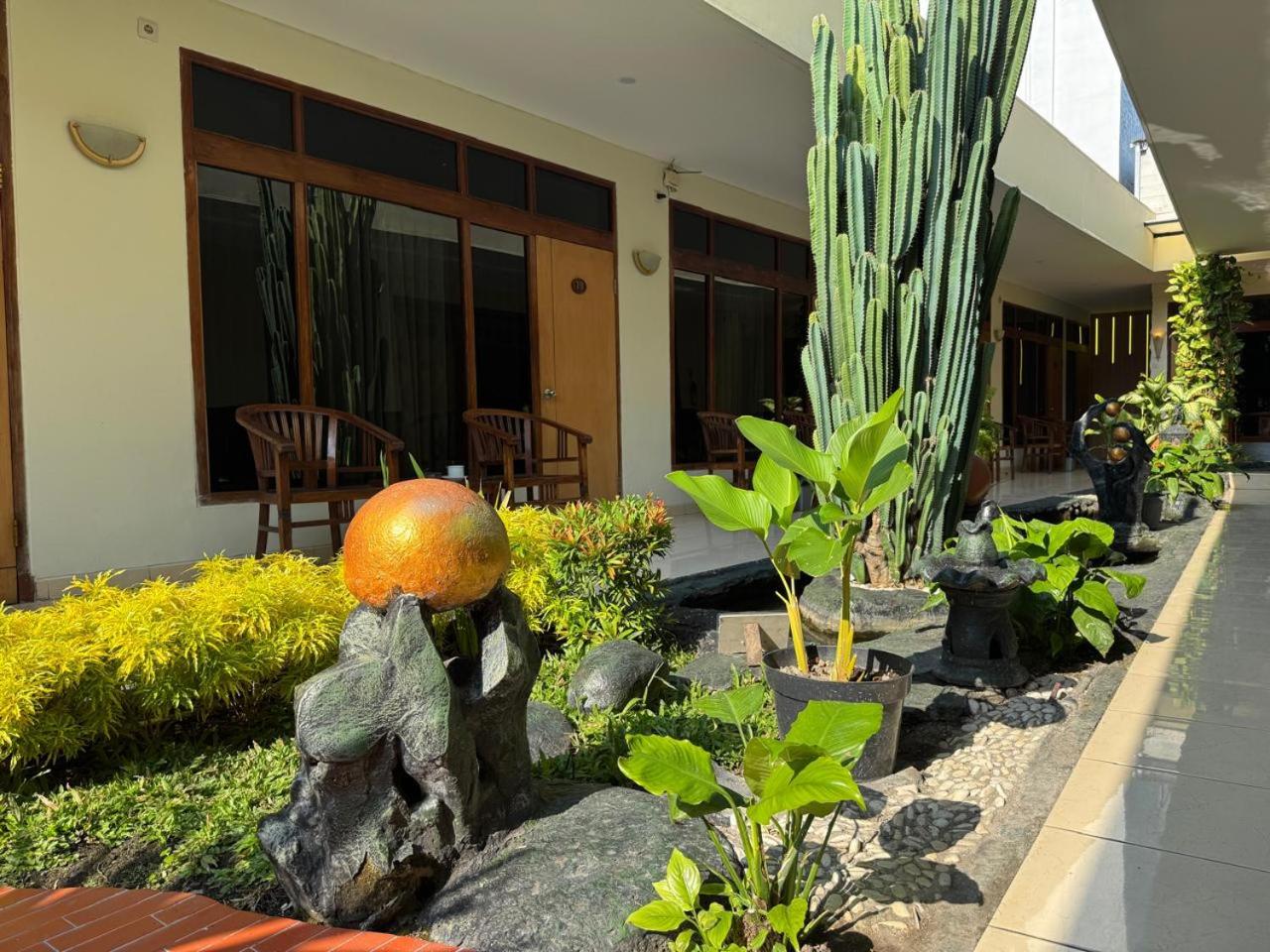 Hotel Priangan 49/50