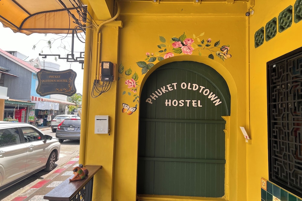 Phuket Old Town Hostel 5/61