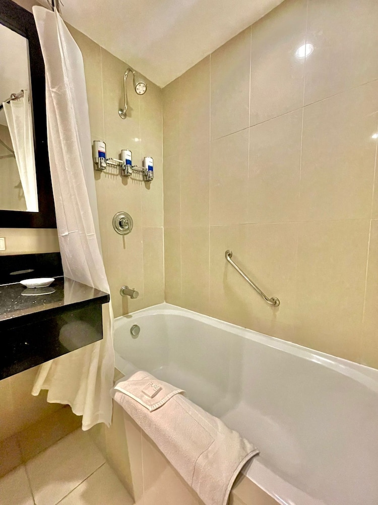 Sand Diamond Hotel (ex Four Points by Sheraton Colon) 31/31