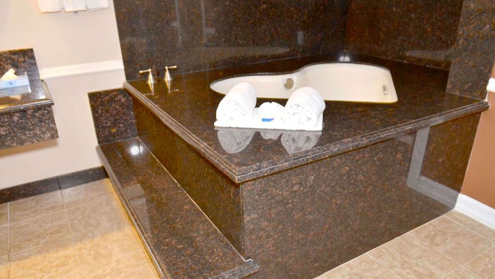 Dynasty Suites Hotel Riverside 39/50