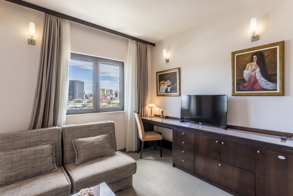 As Hotel 49/57