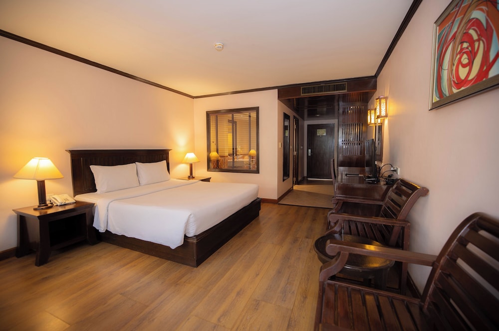 Baumanburi Hotel 28/67