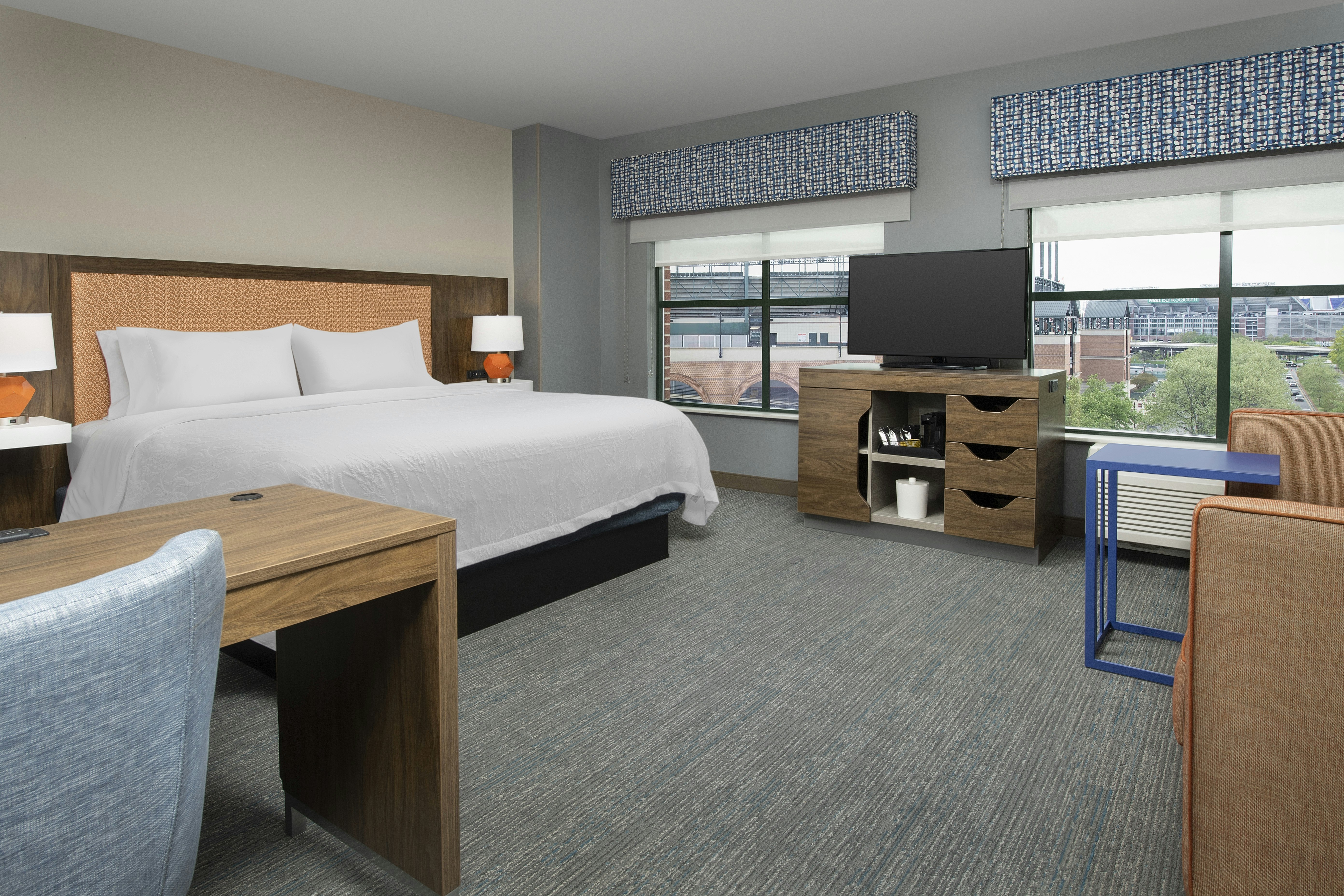ROOM, KING BED