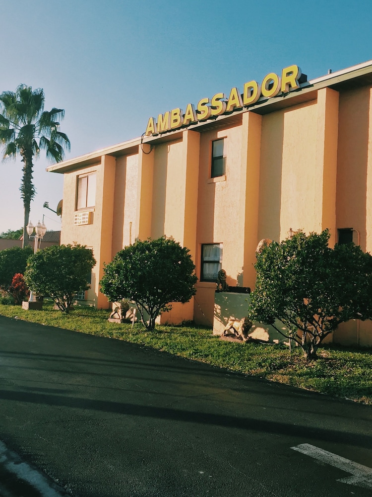 Ambassador Inn 6/32