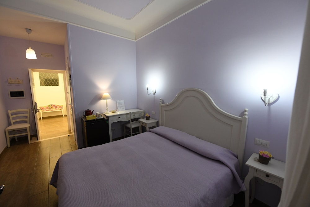 LILLA, QUEEN BED