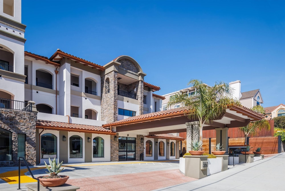 La Quinta Inn & Suites by Wyndham Santa Cruz 38/47