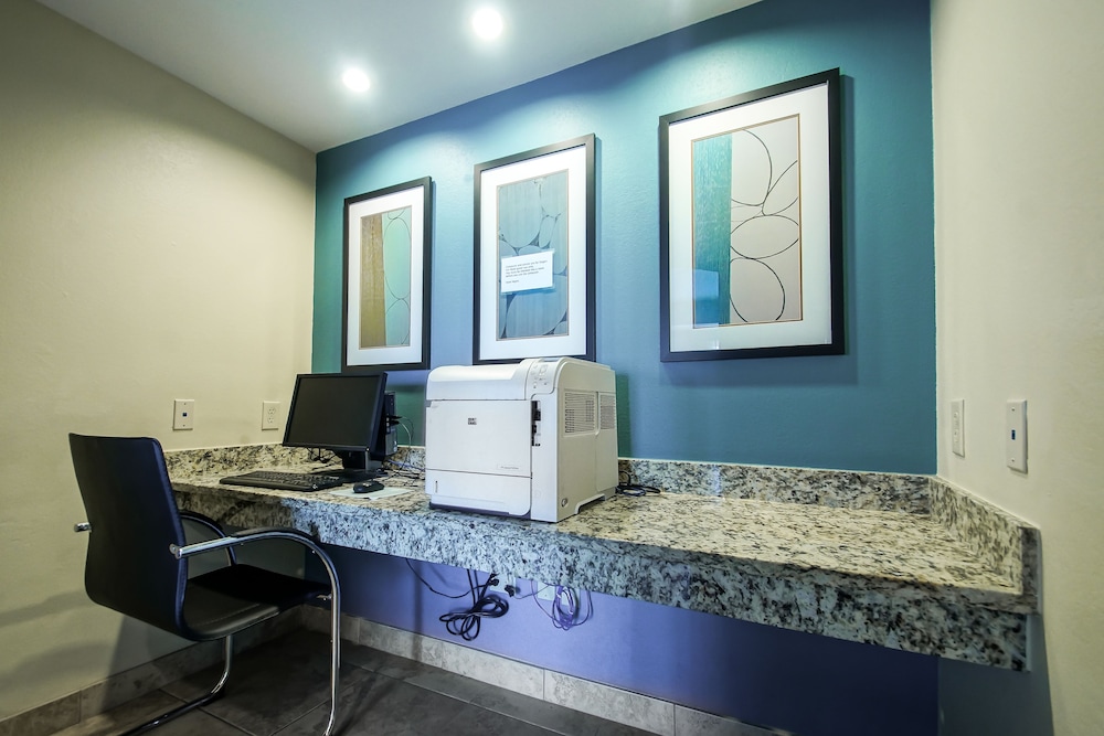 Days Inn by Wyndham Baton Rouge/I-10 12/56