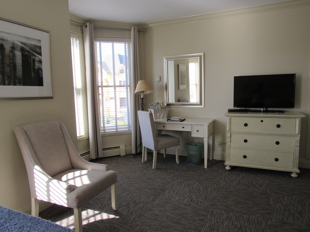 Carter House Inns 44/50