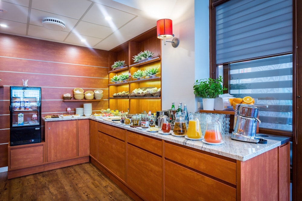 restaurant-cafeteria