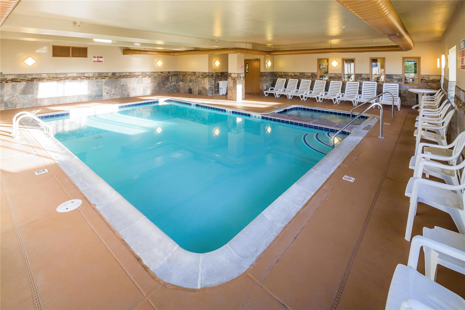 Comfort Inn and Suites Gunnison-Crested Butte 15/26