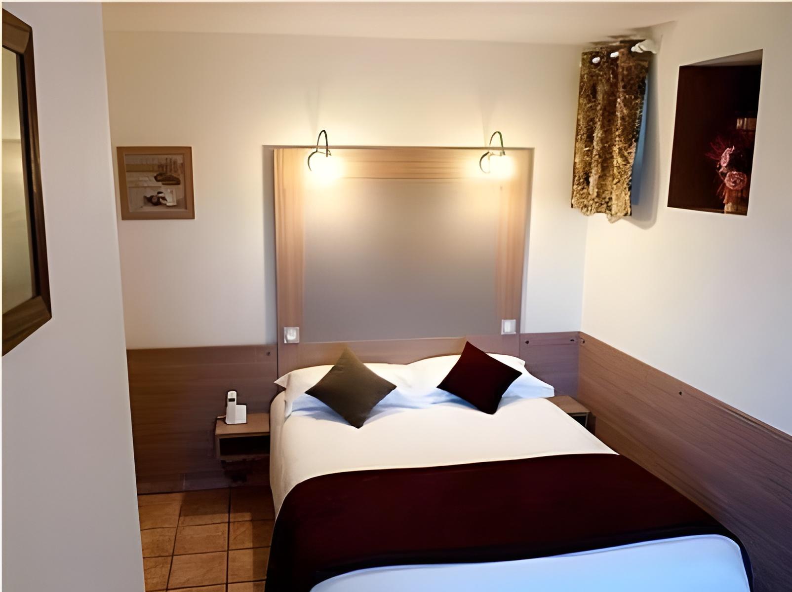 HOTEL LES VIEILLES GRANGES 2/16