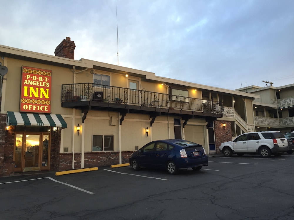 Port Angeles Inn 1/54