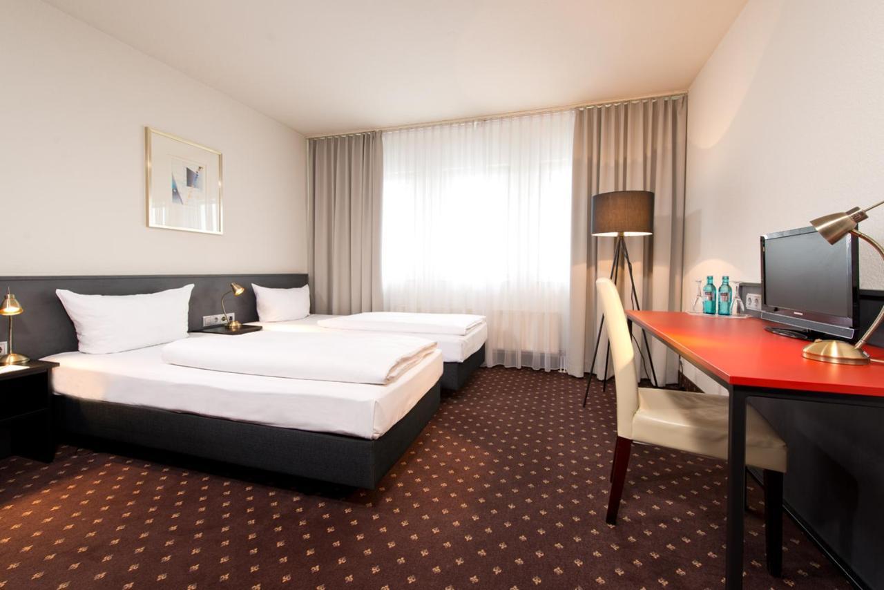 Room, Twin Beds