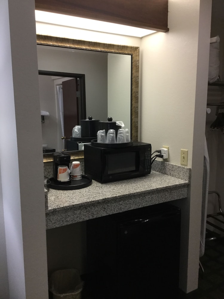 Quality Inn Arcola 31/34