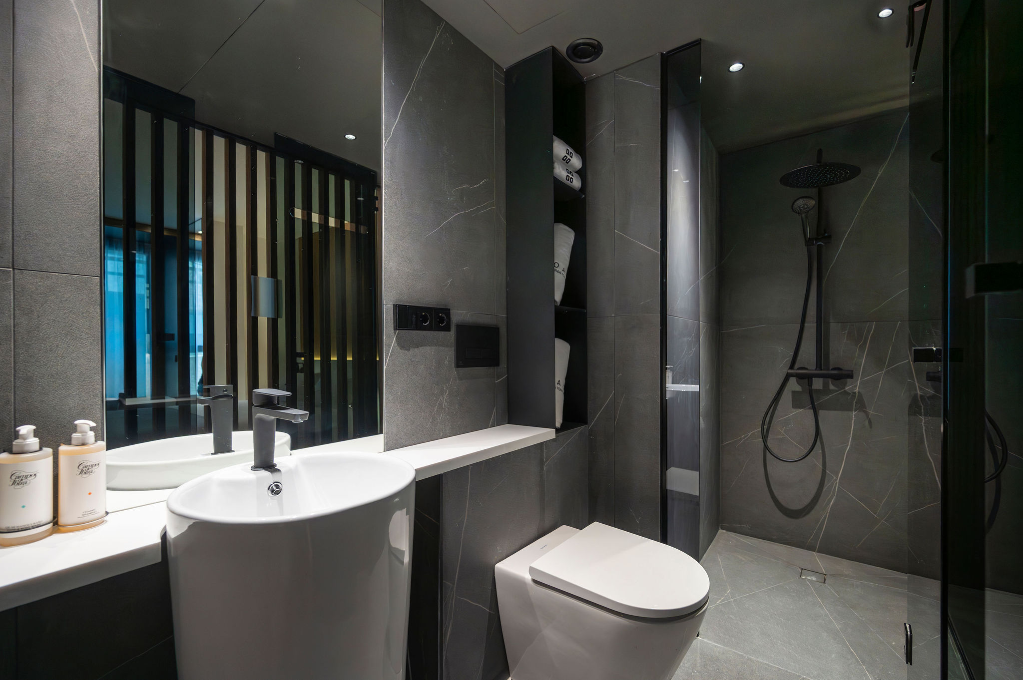 Apartamentos Los Robles 24/26