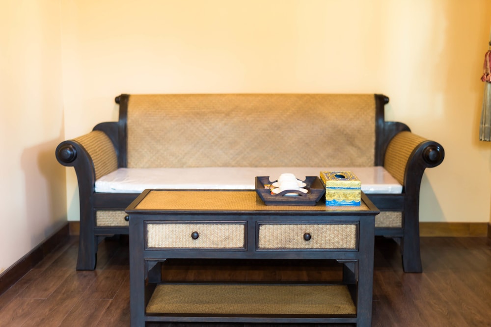 Huean Kham Hom Resort 48/72