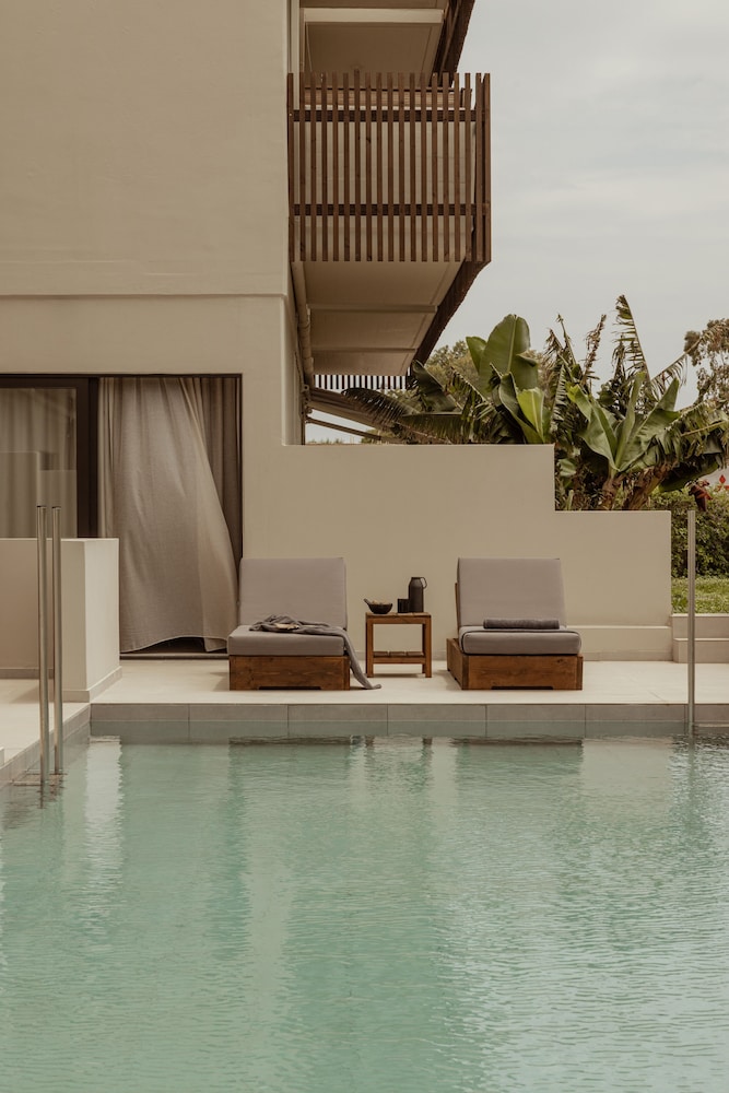 More Meni Residence and Suites 37/50