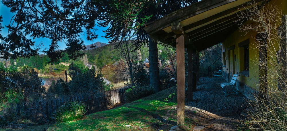 Los Juncos-Patagonian Lake House 58/60
