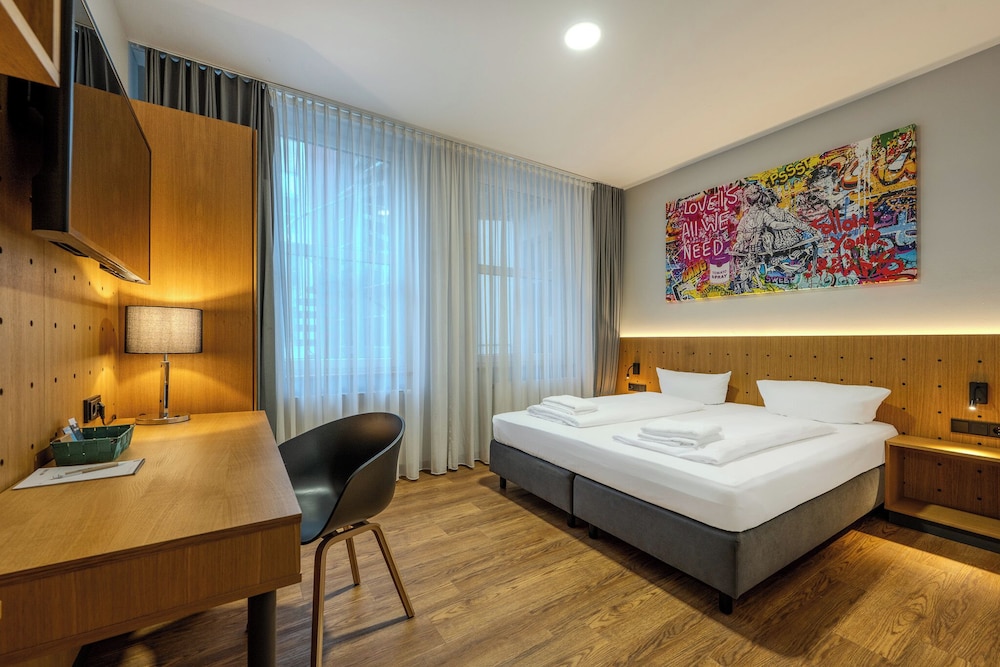 Mk Hotel Berlin 7/50