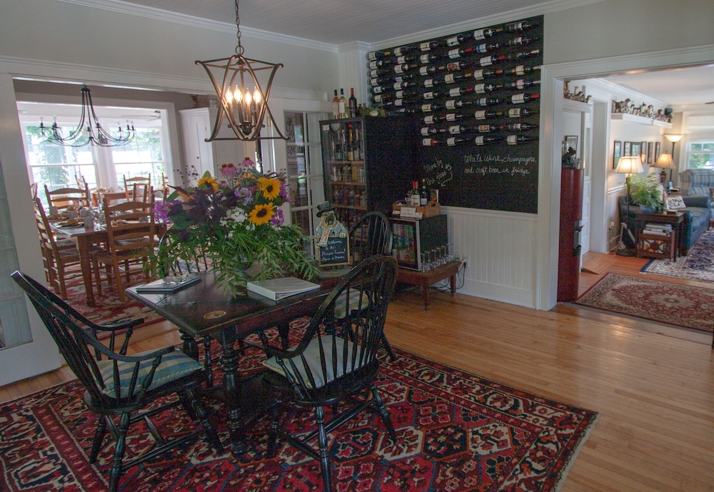 Phineas Swann Bed Breakfast 62/80