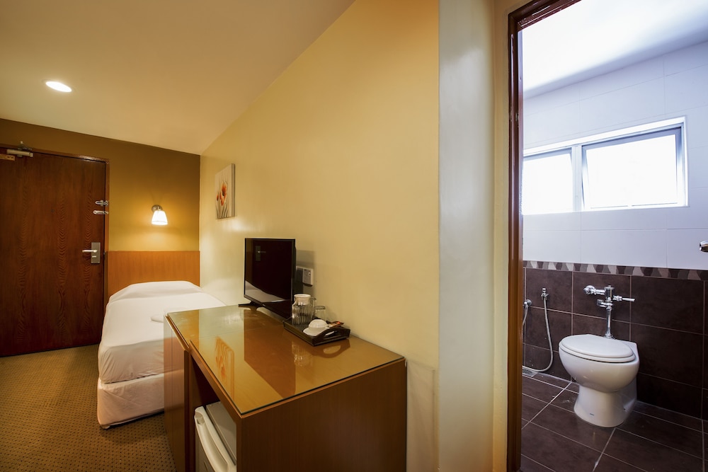 Panmour Villa Hotel 18/19