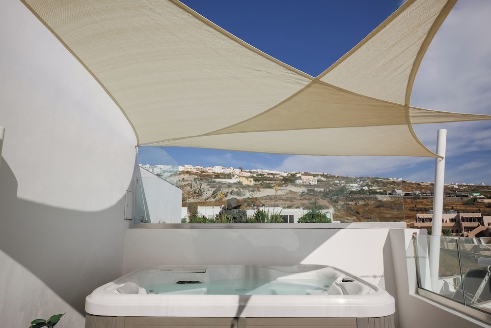Valery Suites 54/54