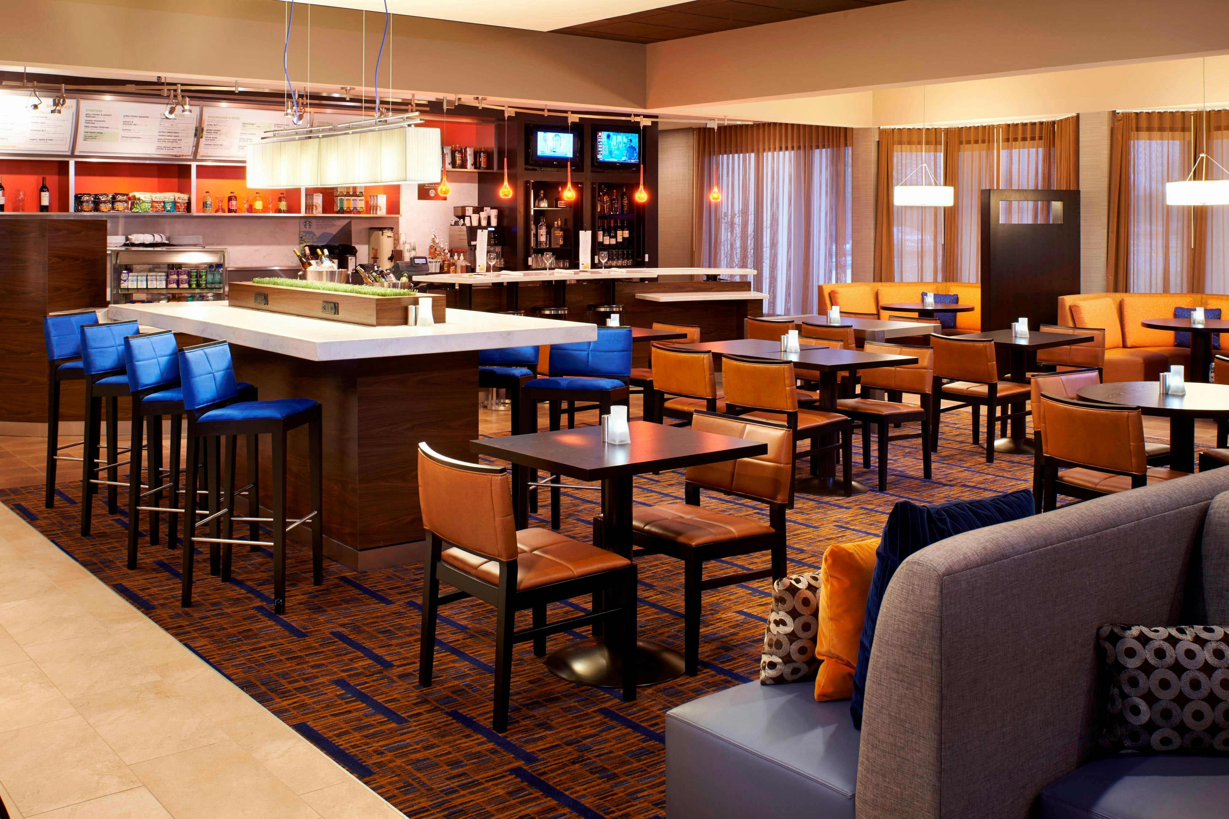 Courtyard Chicago Arlington Heights South 11/16