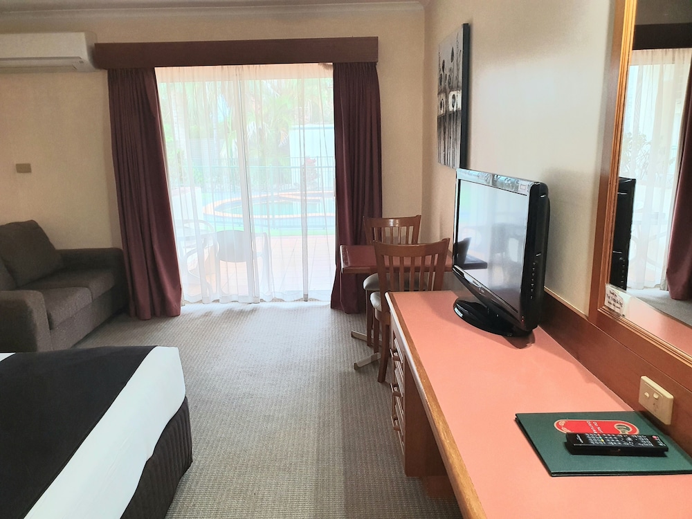 Mcnevin S Maryborough Motel 33/69