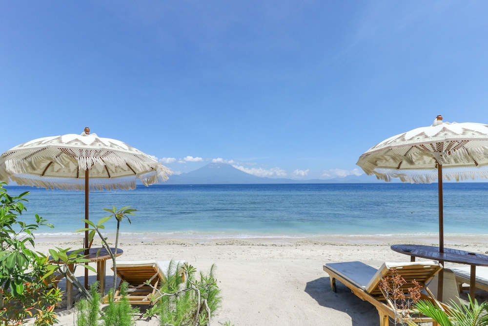 Road Beach Villa 41/53