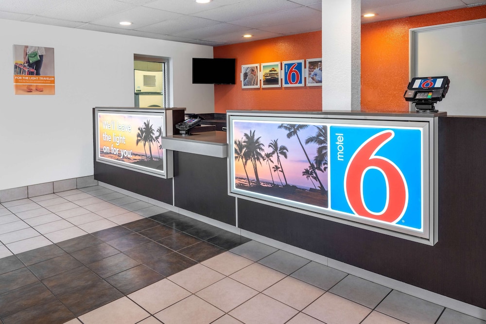 Motel6 Ventura, CA - Beach 10/58