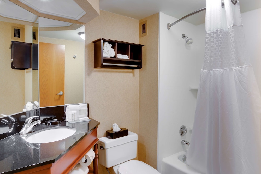 Hampton Inn Pittsburgh-Greentree 16/35