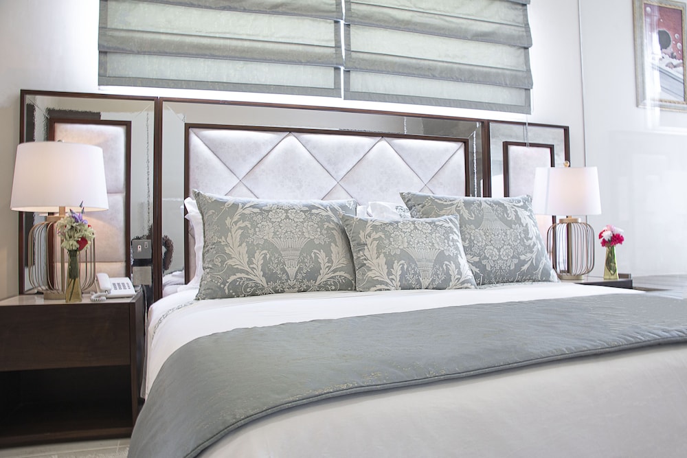 Home Suites Hotel 22/80