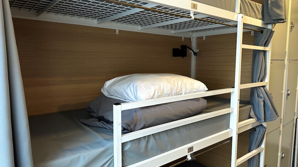 MIXED DORM, 9 BEDS