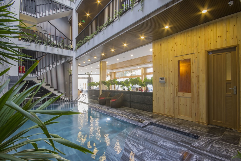 King House Villa Hotel 44/72