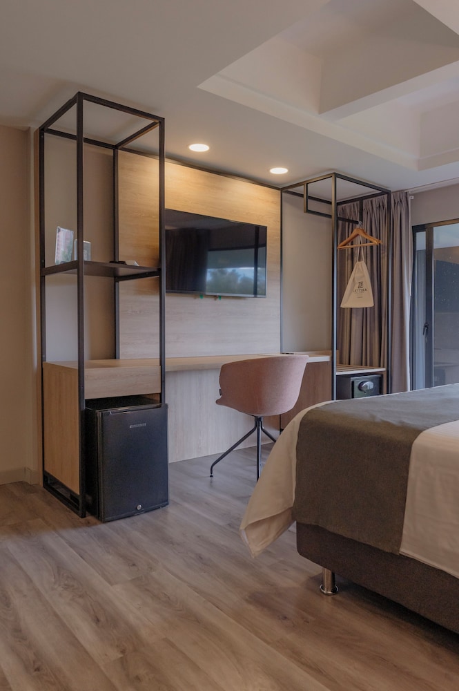 LETTERA HOTEL 36/50