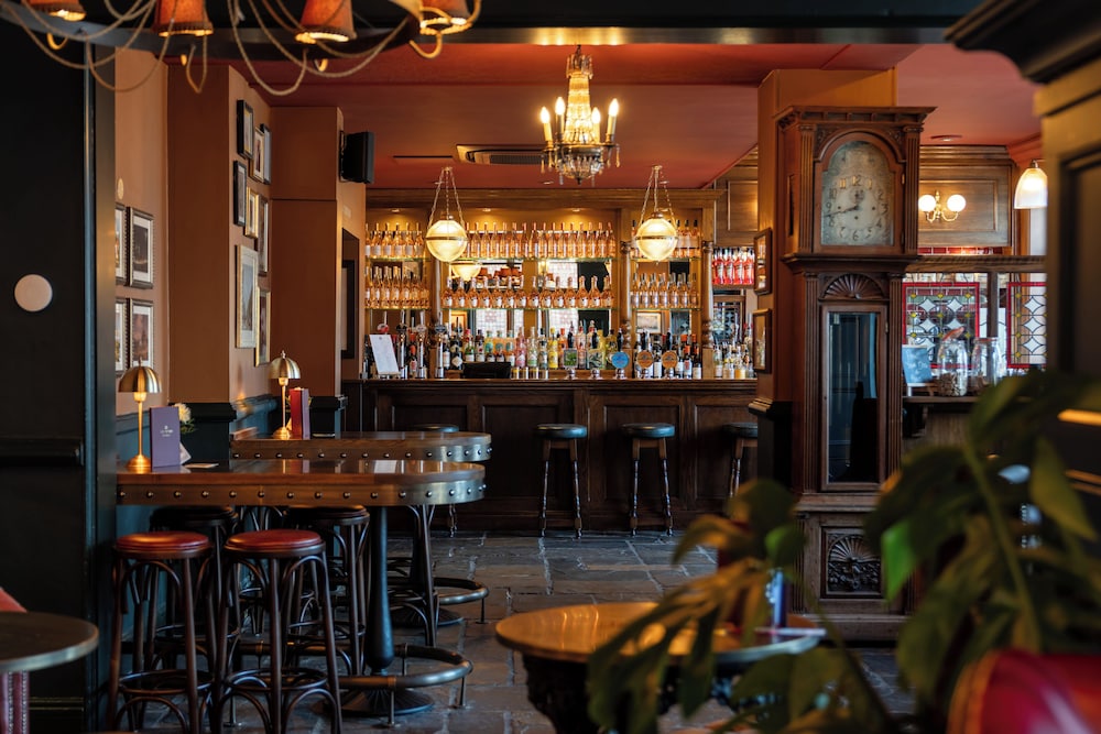 Crown Hotel 47/50