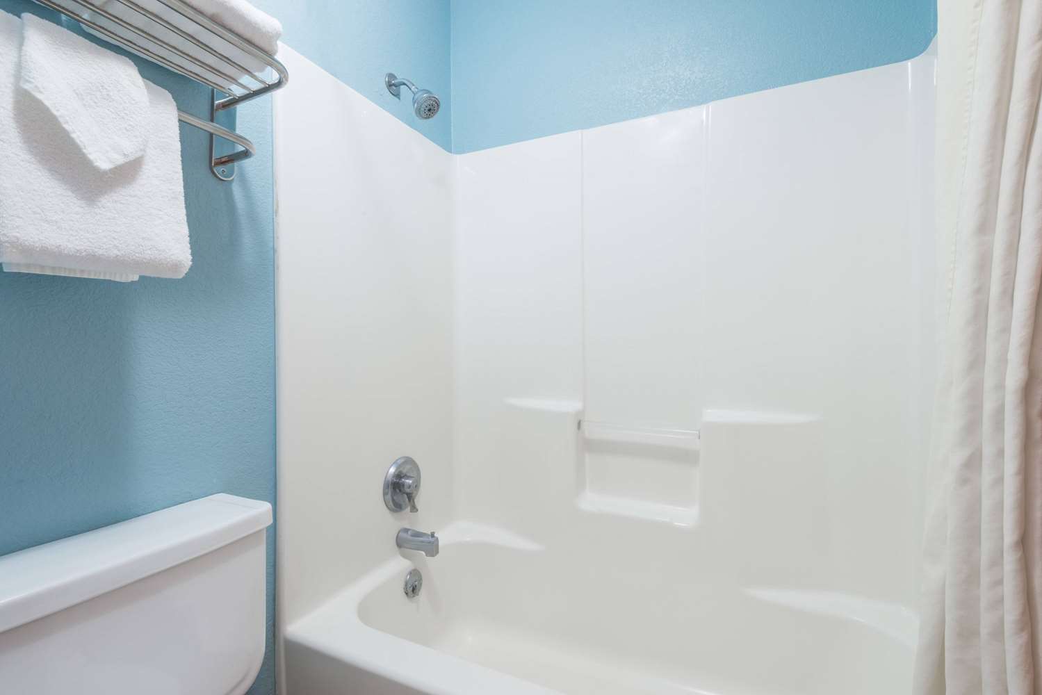 Super 8 by Wyndham Henderson North East Denver 26/26