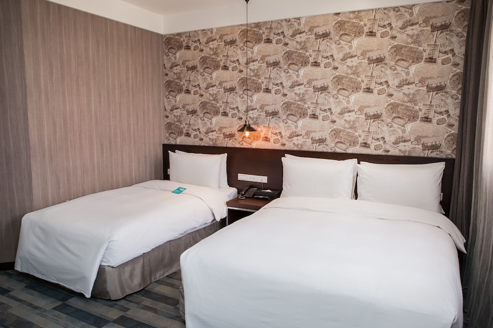Khan Hotel 15/50